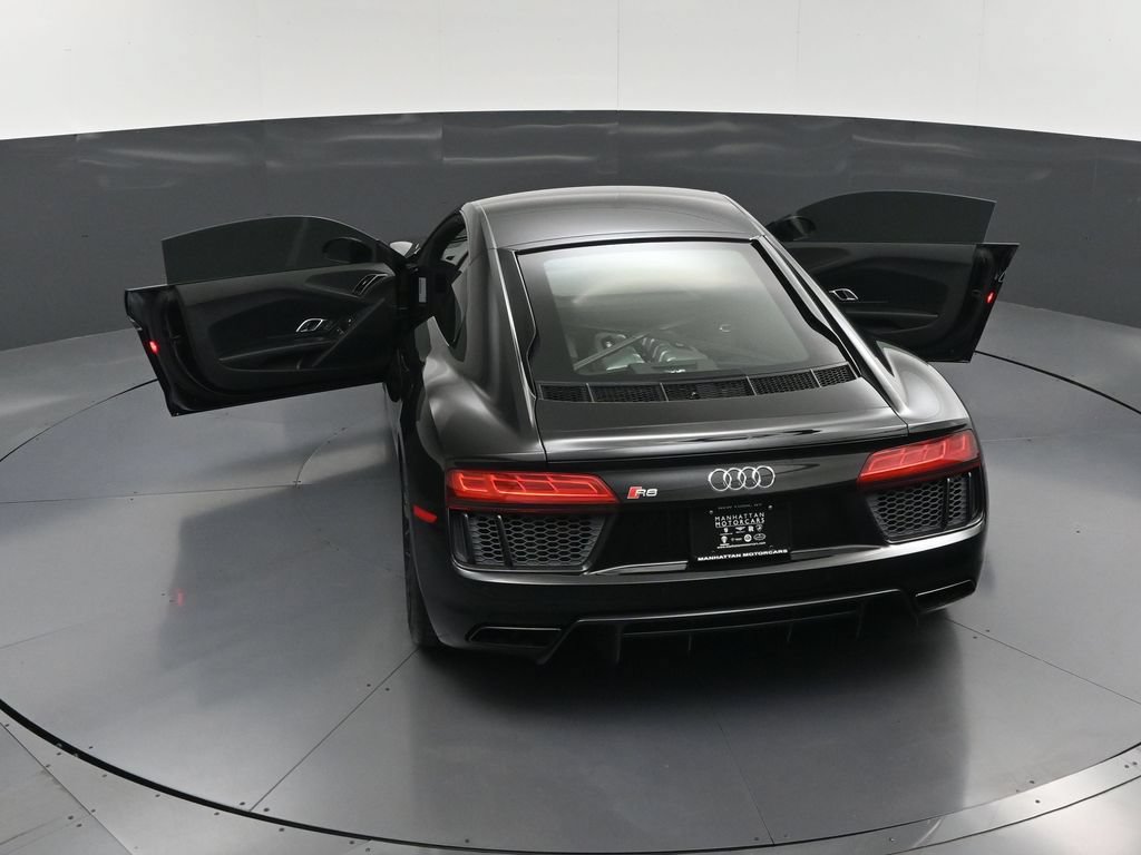Used 2018 Audi R8 V10 w/ 20" Wheel Package RWD image 30