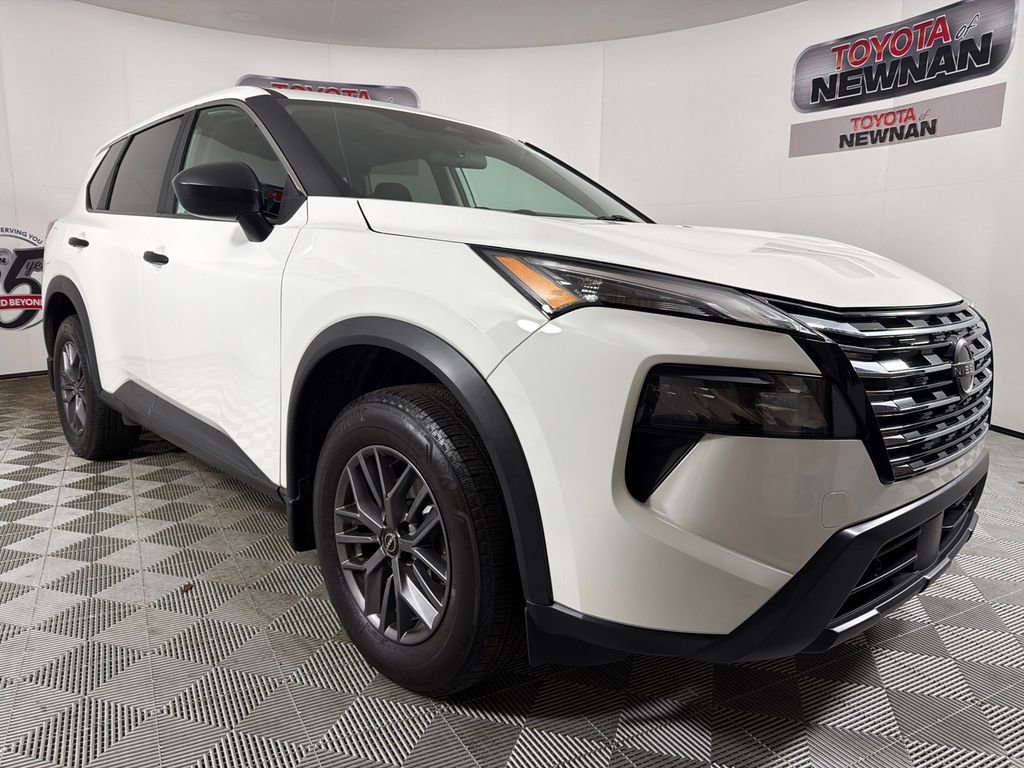 Used 2024 Nissan Rogue S image 1