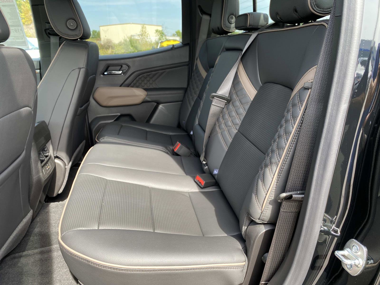 New 2026 GMC Canyon Denali image 6
