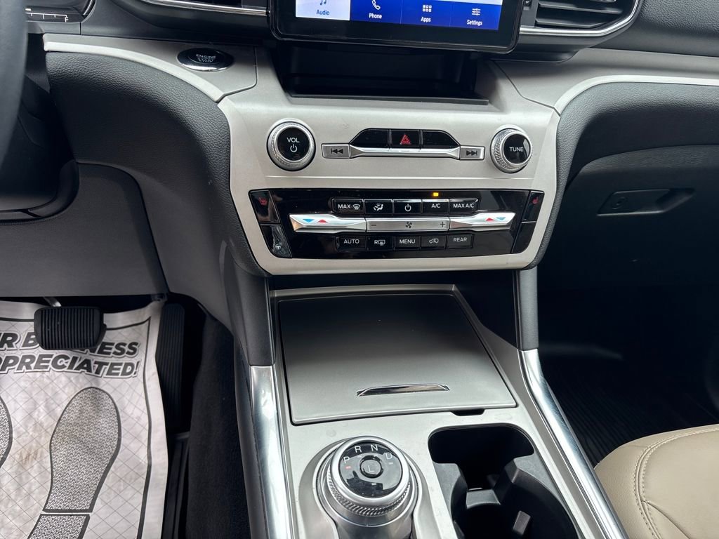 Used 2023 Ford Explorer XLT w/ Equipment Group 202A image 18