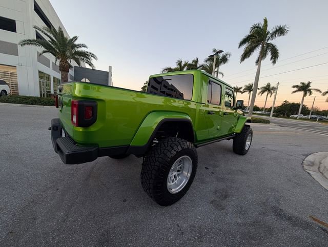 Used 2025 Jeep Gladiator Sport image 12