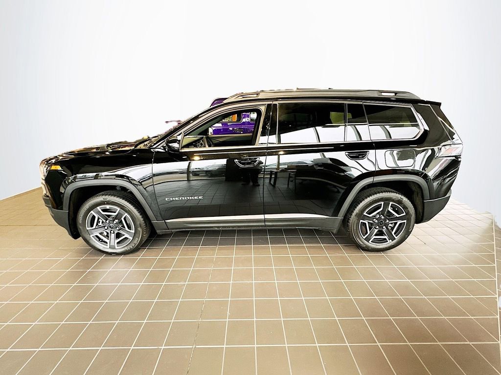 New 2026 Jeep Cherokee Laredo image 5