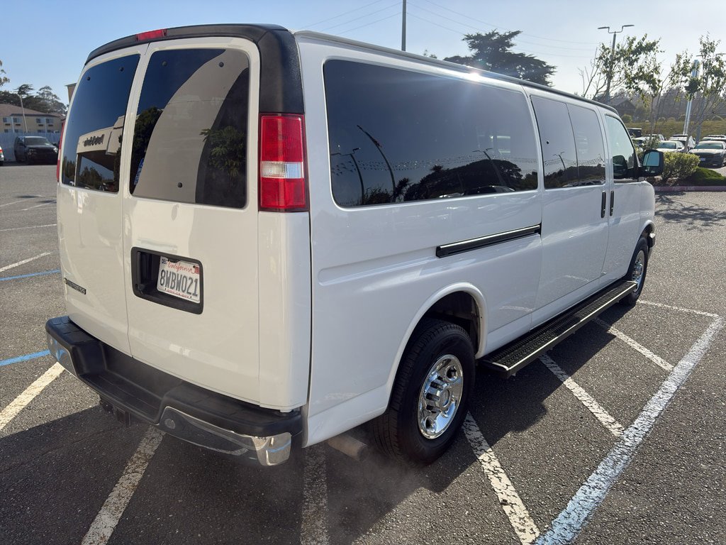 Used 2019 Chevrolet Express 3500 LT w/ LT Preferred Equipment Group RWD image 17