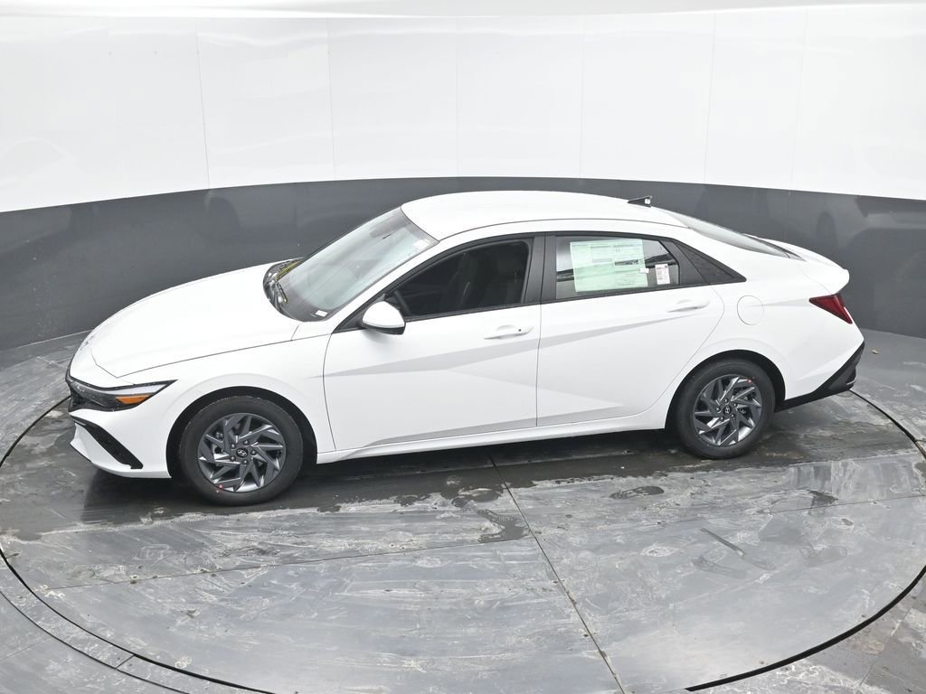 New 2026 Hyundai Elantra Blue image 41