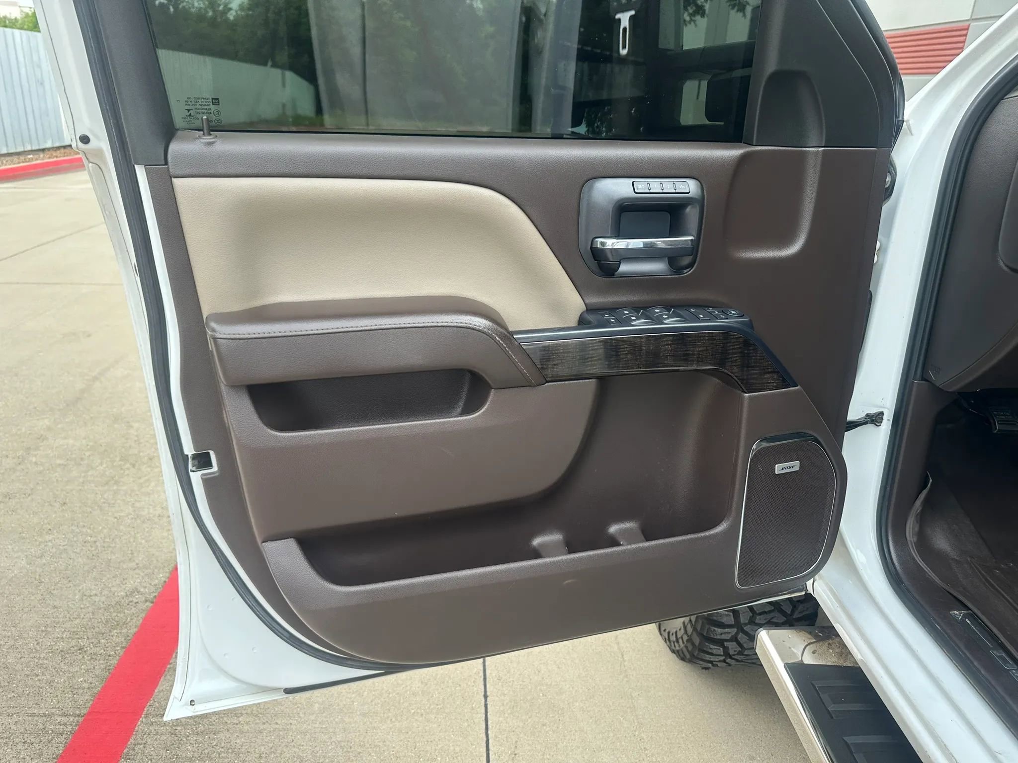 Used 2015 GMC Sierra 2500 Denali w/ Duramax Plus Package AWD/4WD image 19