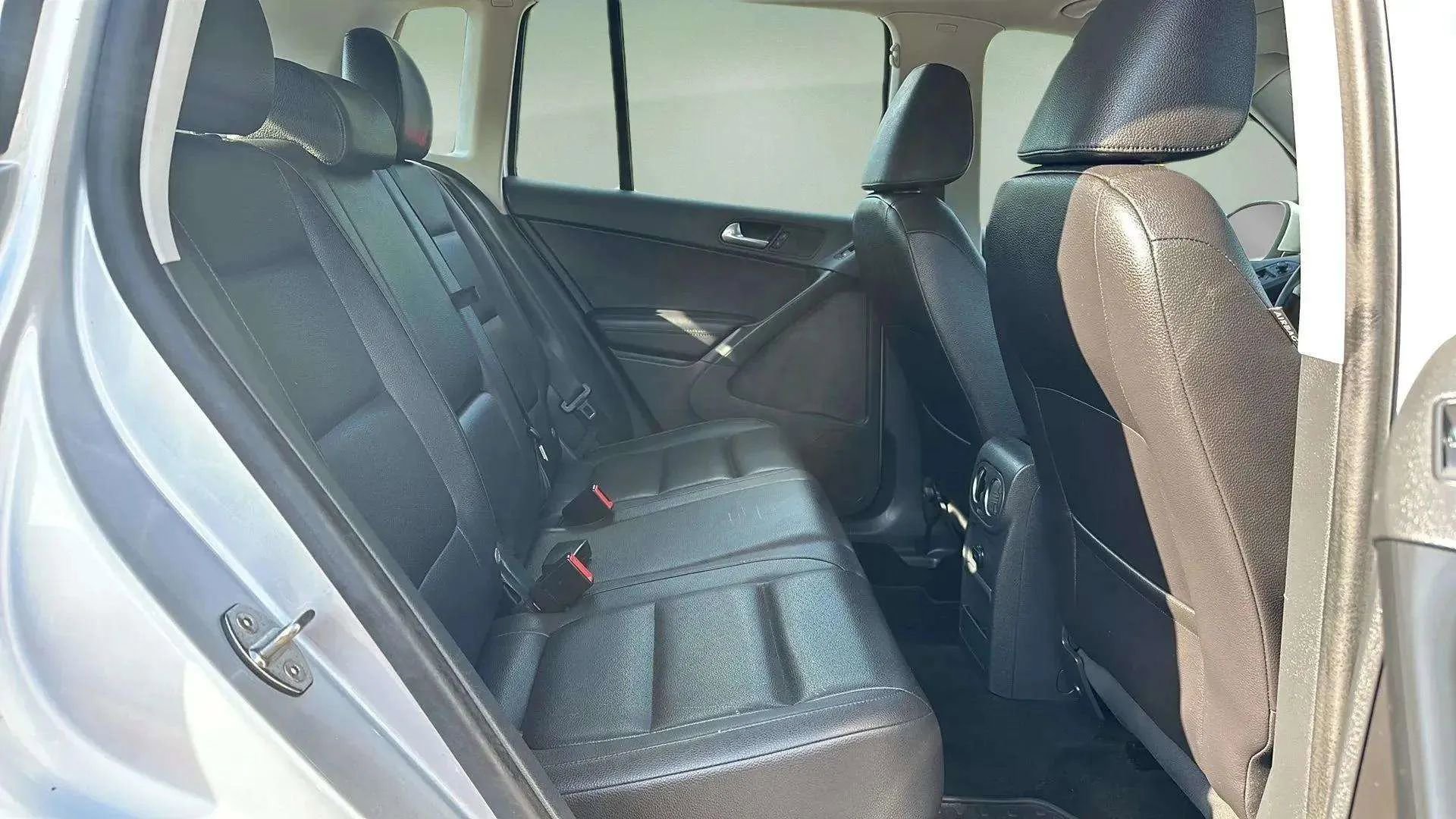 Used 2016 Volkswagen Tiguan S image 24