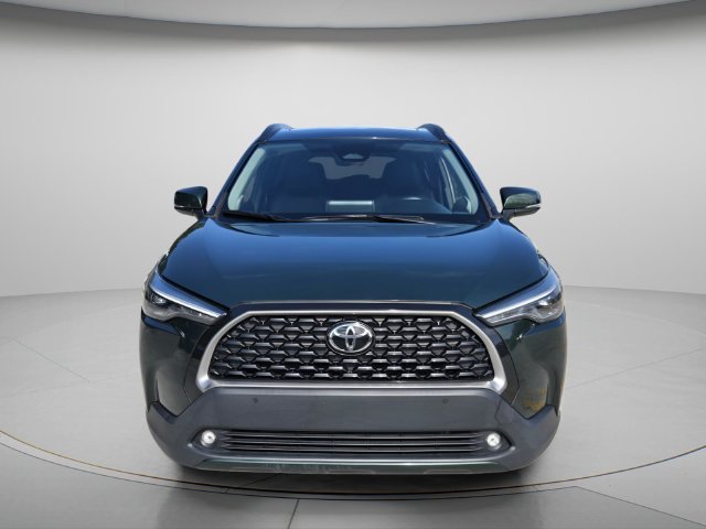 Used 2023 Toyota Corolla Cross XLE w/ Convenience Package FWD image 9
