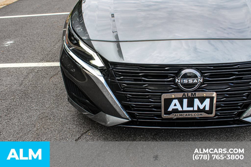 Used 2024 Nissan Altima 2.5 SV FWD image 11