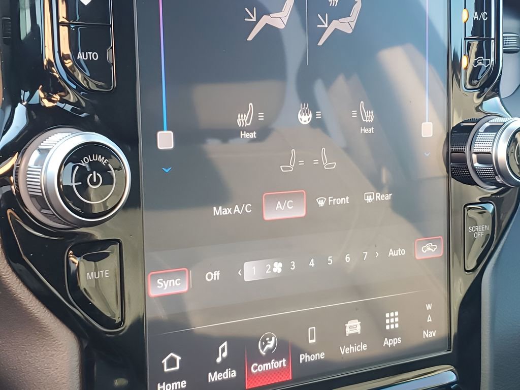 Used 2025 RAM 1500 Big Horn image 33