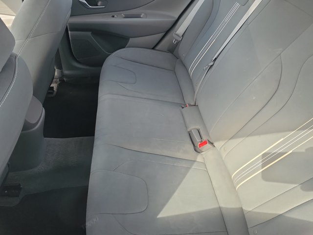 Used 2022 Hyundai Elantra SEL FWD image 11