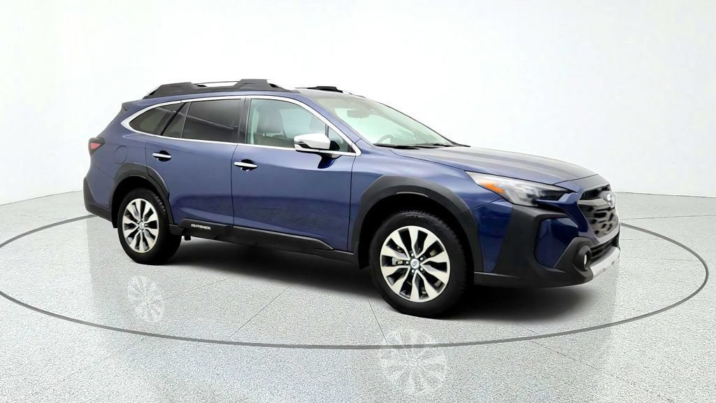 Used 2025 Subaru Outback Touring AWD/4WD image 3