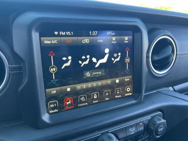 Used 2023 Jeep Wrangler Unlimited Sahara w/ Cold Weather Group image 26