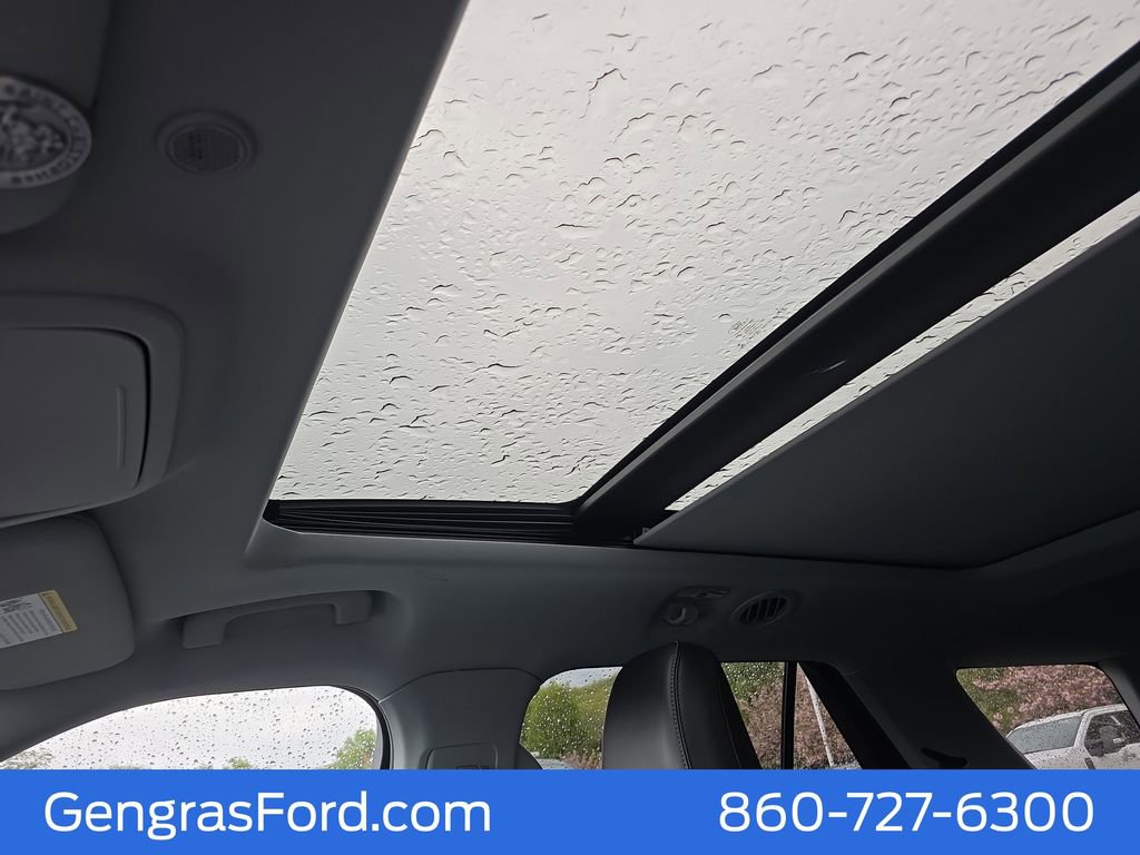 Used 2023 Ford Explorer XLT w/ Equipment Group 202A AWD/4WD image 30