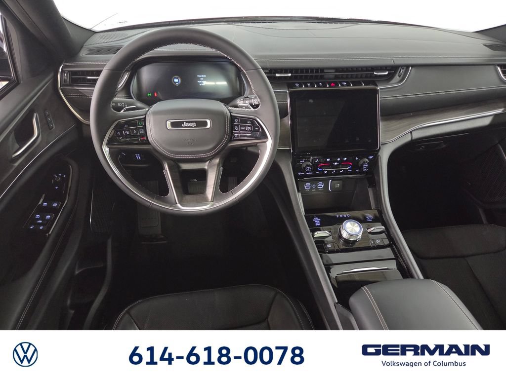 Used 2023 Jeep Grand Cherokee Overland AWD/4WD image 18