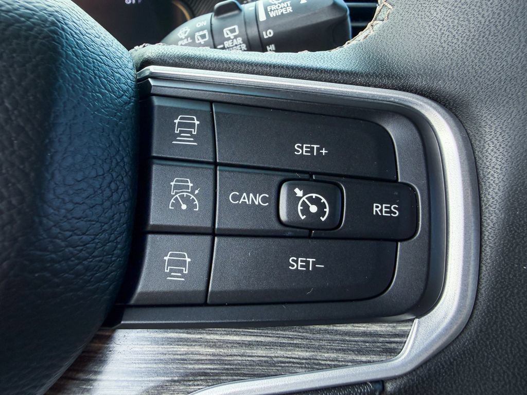 Used 2024 Jeep Wagoneer L Series III w/ Flexible Seating Group AWD/4WD image 29