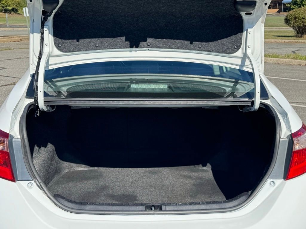 Used 2017 Toyota Corolla LE image 34