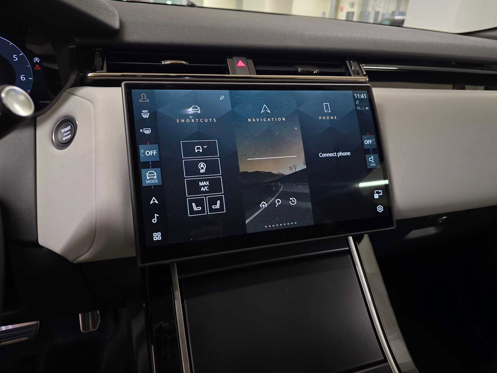 New 2026 Land Rover Range Rover Velar Dynamic SE image 29