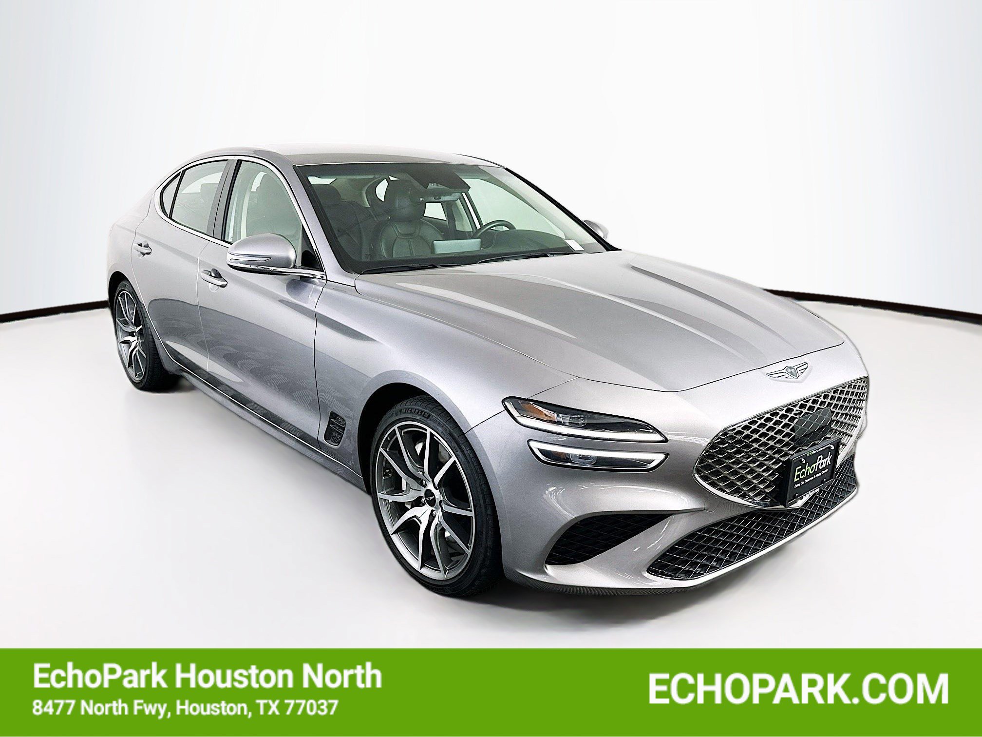 Used 2025 Genesis G70 2.5T image 1