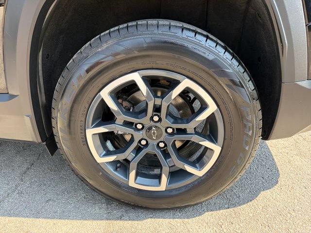 Used 2025 Chevrolet Equinox ACTIV w/ Safety and Technology Package FWD image 31