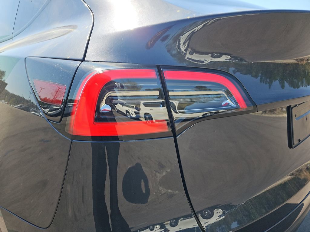 Used 2024 Tesla Model Y Long Range image 38