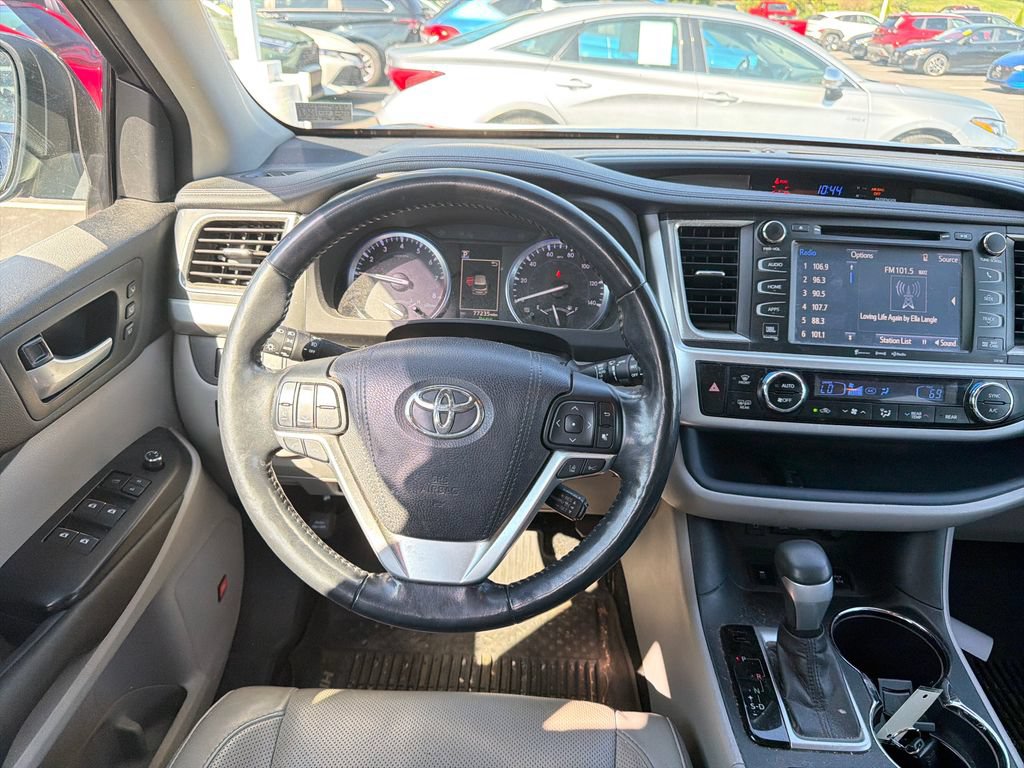 Used 2017 Toyota Highlander Limited Platinum AWD/4WD image 13