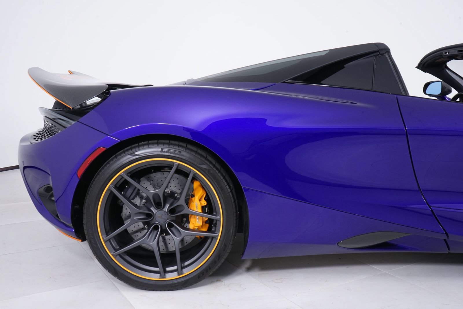 Used 2025 McLaren 750S Spider RWD image 14