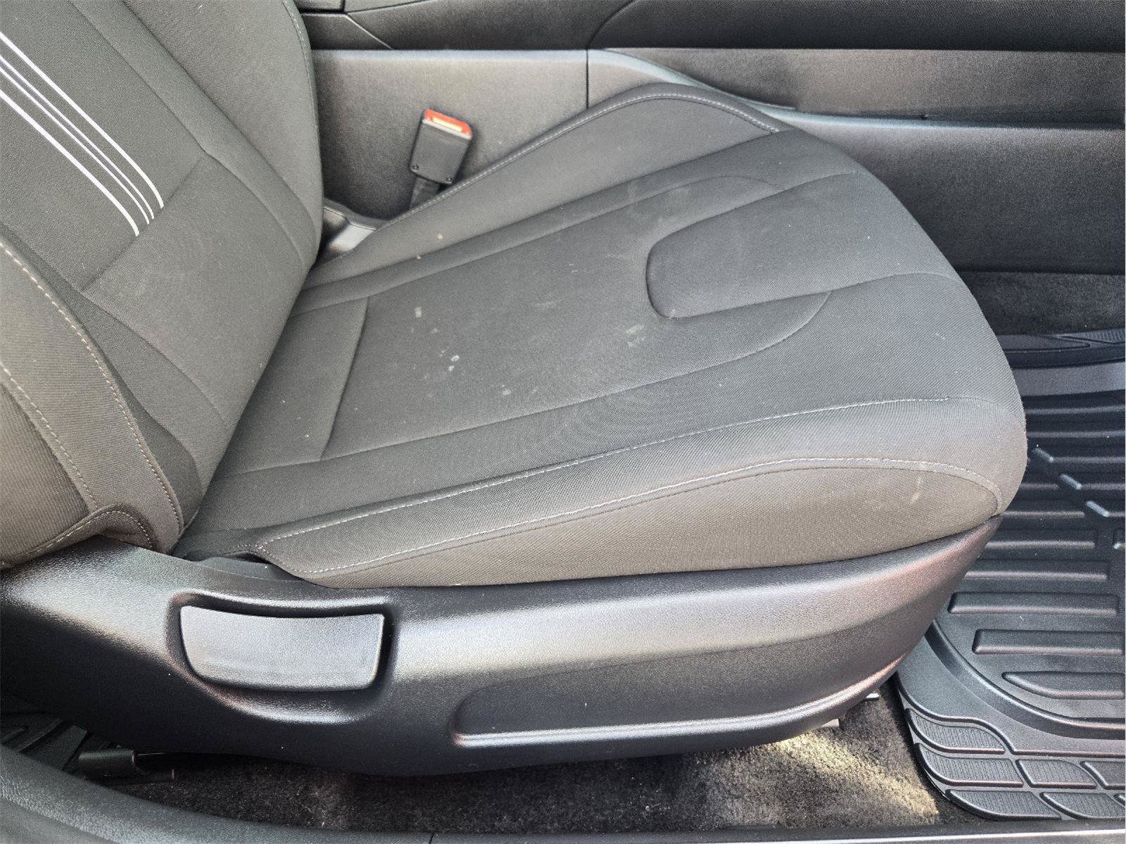 Used 2024 Hyundai Elantra SEL w/ Convenience Package FWD image 21