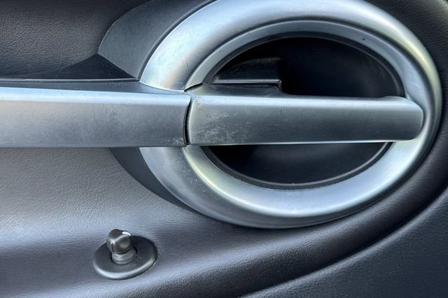 Used 2004 Chevrolet SSR w/ Preferred Equipment Group image 13