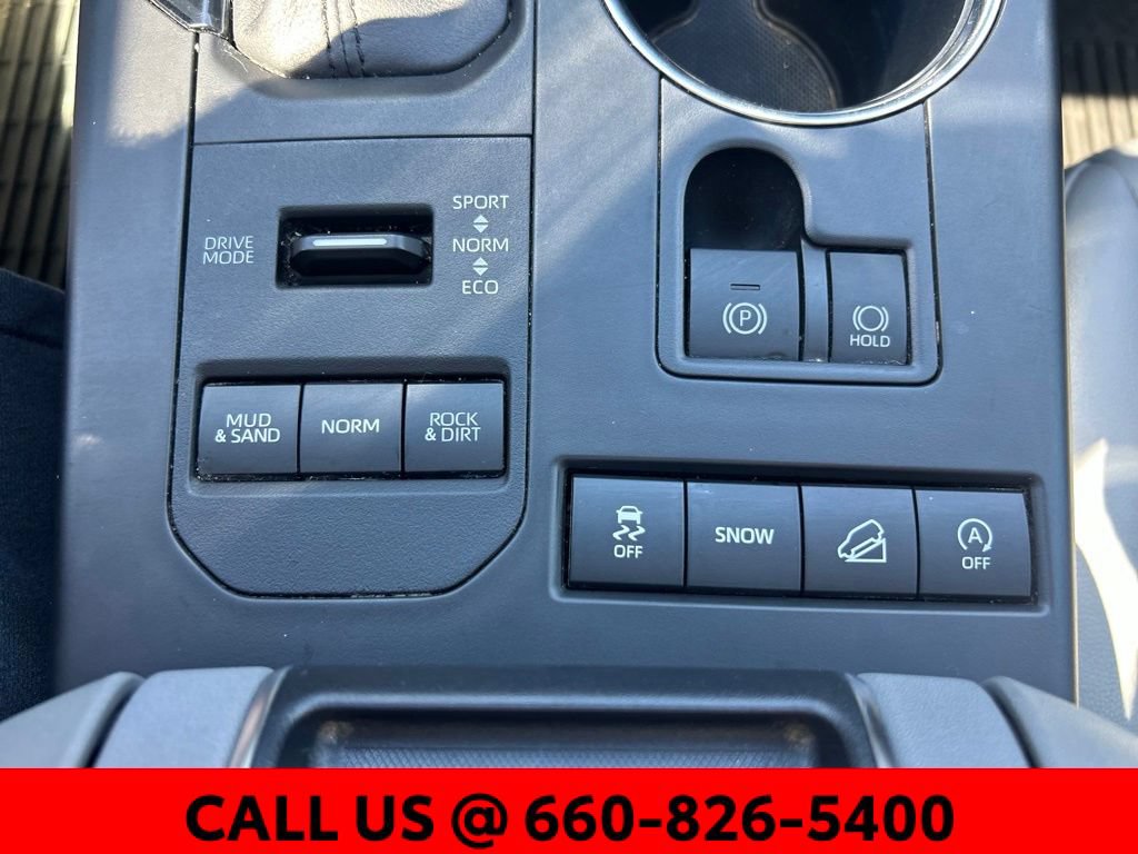 Used 2020 Toyota Highlander XLE AWD/4WD image 21