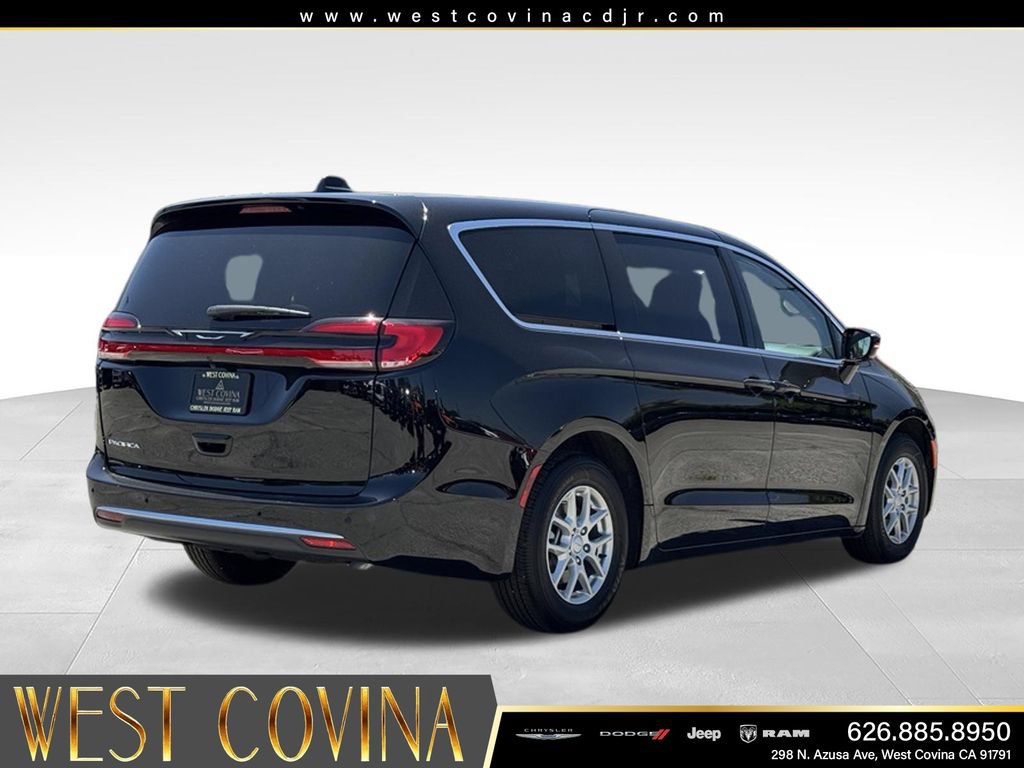 New 2027 Chrysler Pacifica Select FWD image 7