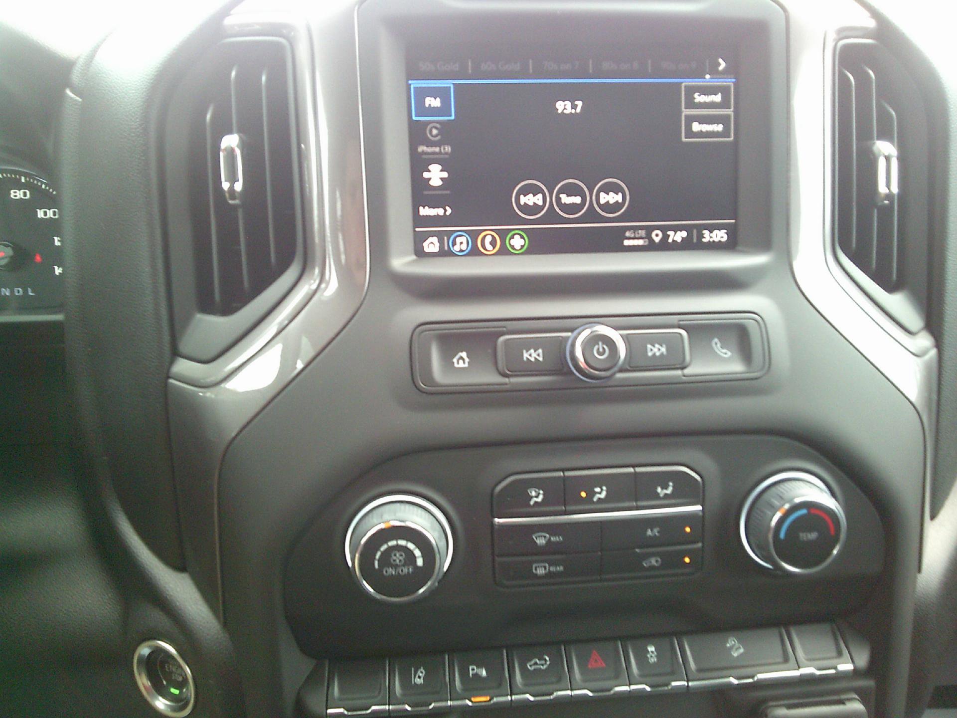 Used 2024 Chevrolet Silverado 2500 Custom w/ Custom Value Package image 16