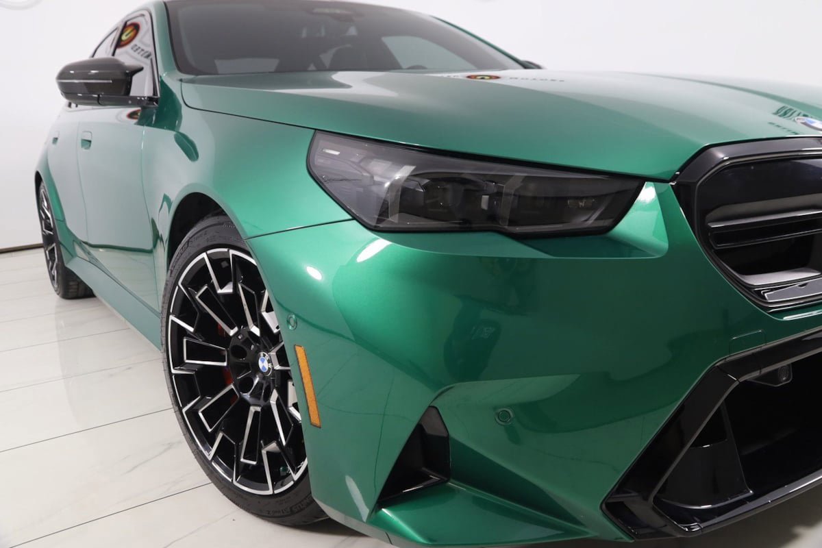 Used 2025 BMW M5 w/ Carbon Package image 23