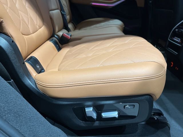 Used 2023 BMW X7 xDrive40i image 51