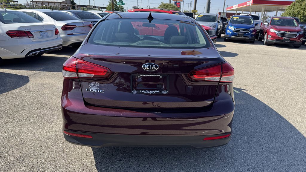 Used 2017 Kia Forte LX FWD image 7