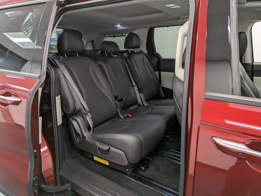 Certified 2024 Kia Carnival SX Prestige FWD image 25
