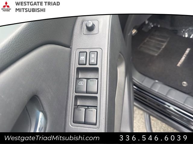 Used 2022 Nissan Frontier SV w/ Technology Package image 17