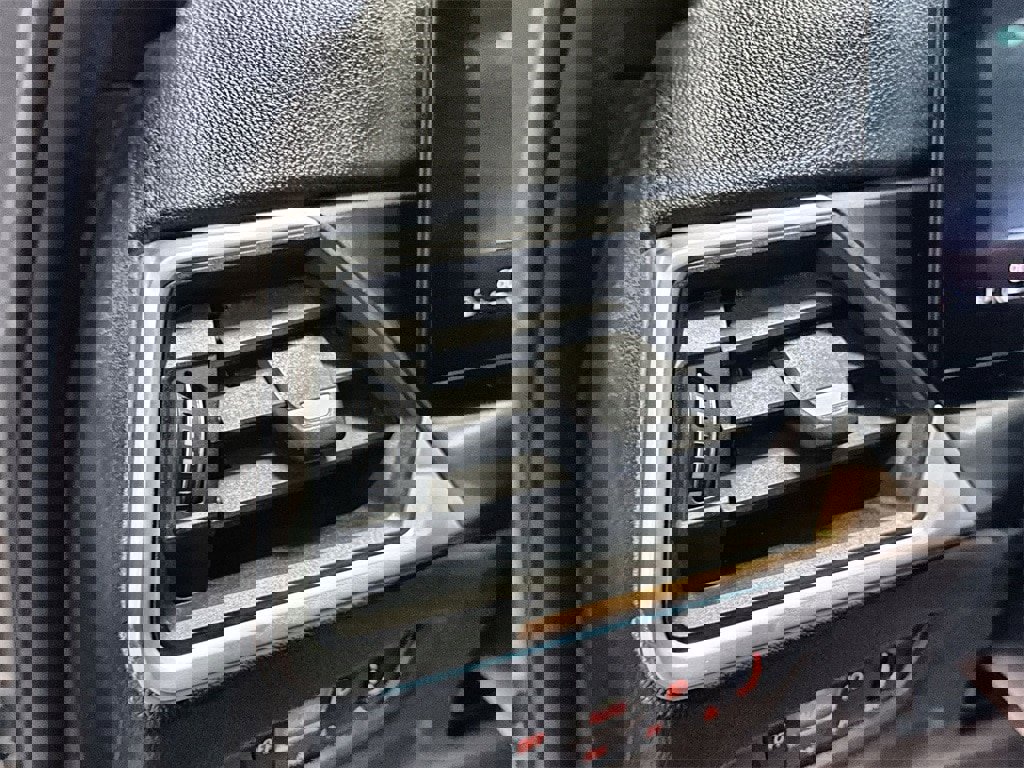 Used 2023 BMW 330i Sedan image 15