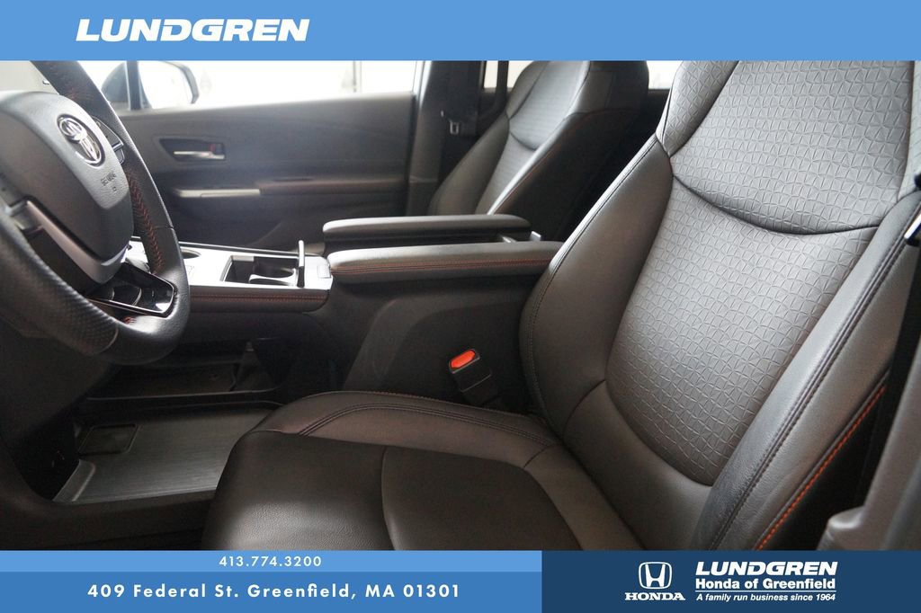 Used 2022 Toyota Sienna XSE w/ XSE Plus Package AWD/4WD image 10