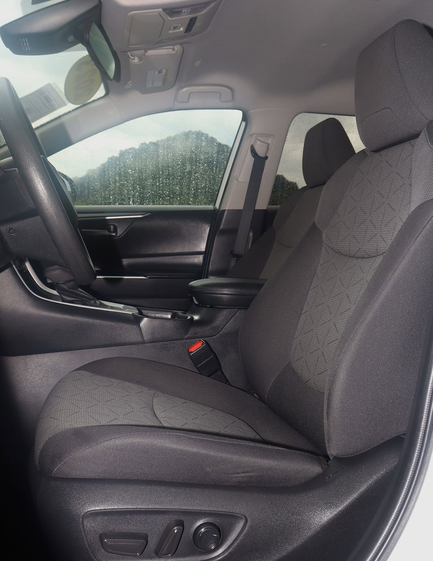 Used 2023 Toyota RAV4 XLE image 16