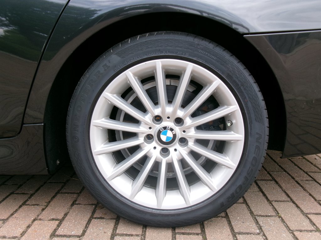 Used 2011 BMW 535i xDrive Sedan AWD/4WD image 39