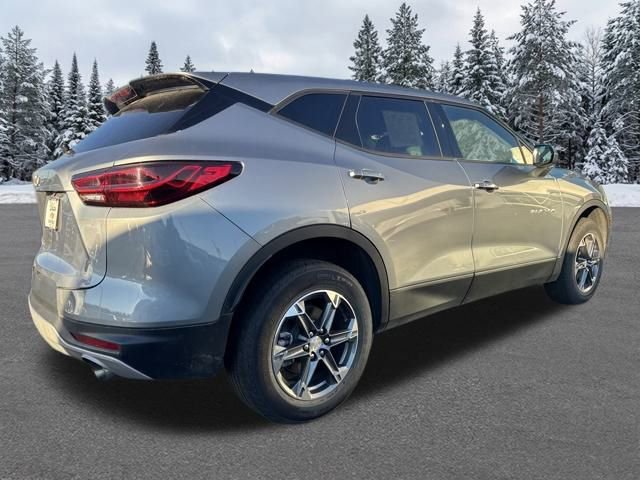 Used 2025 Chevrolet Blazer LT image 7