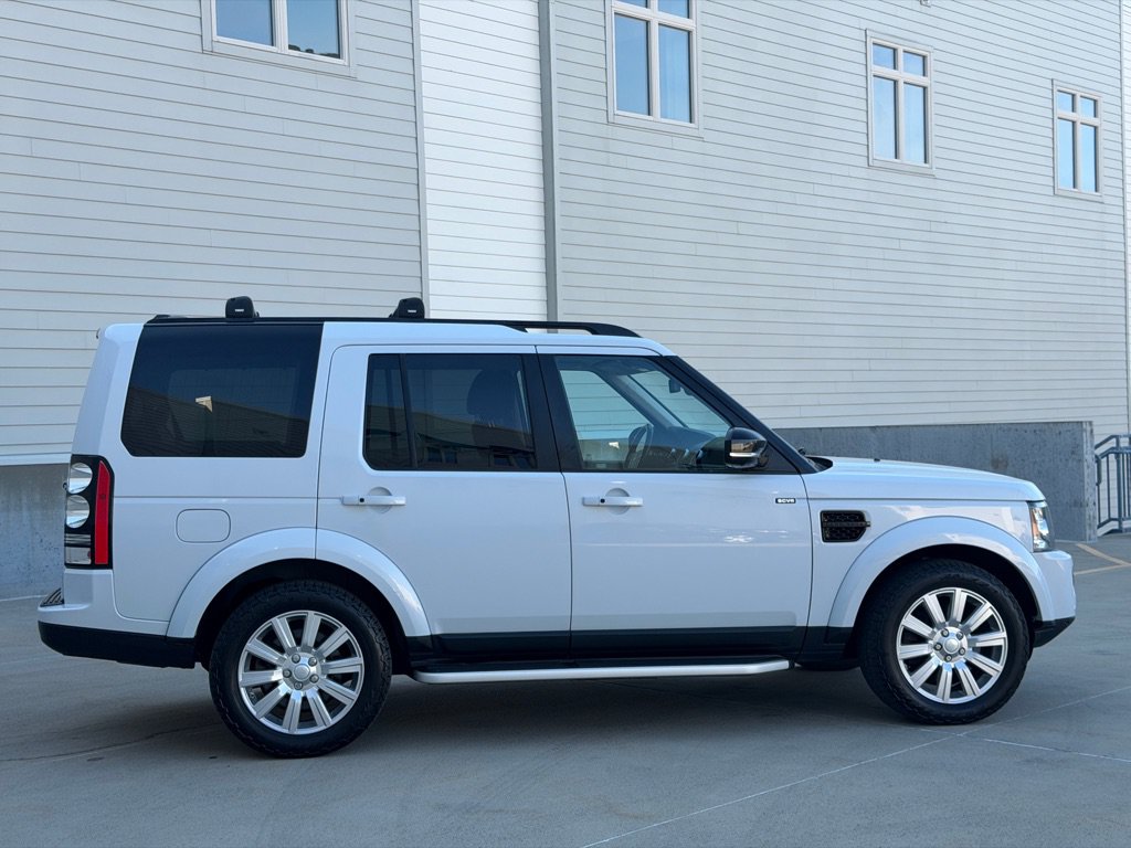 Used 2016 Land Rover LR4 HSE AWD/4WD image 2