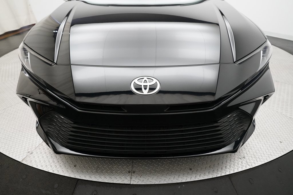 Used 2025 Toyota Camry LE image 21