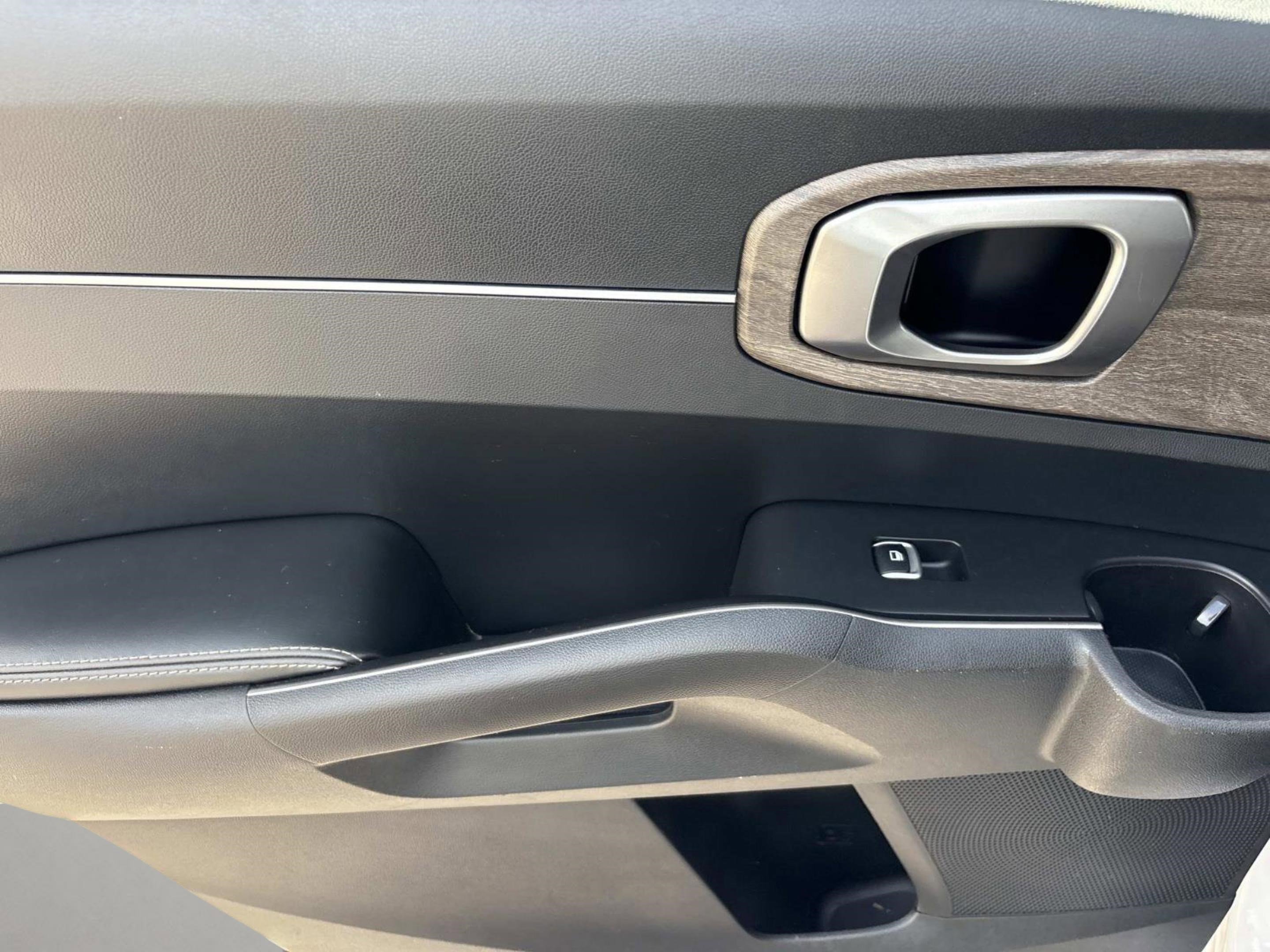 Used 2022 Kia Sorento EX w/ Panoramic Sunroof Package image 20