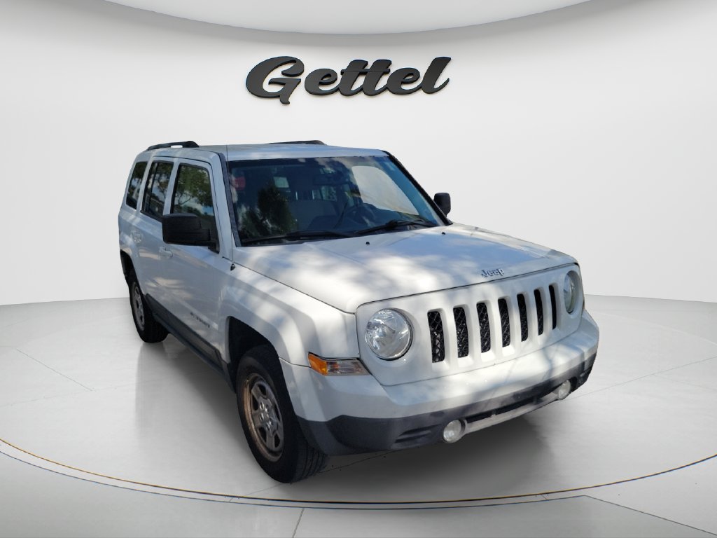 Used 2016 Jeep Patriot Sport w/ Power Value Group FWD image 1