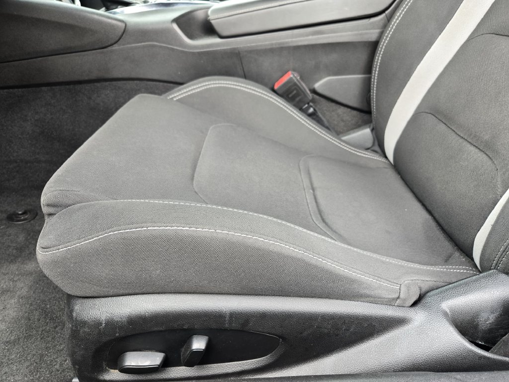 Used 2023 Chevrolet Camaro LT RWD image 27