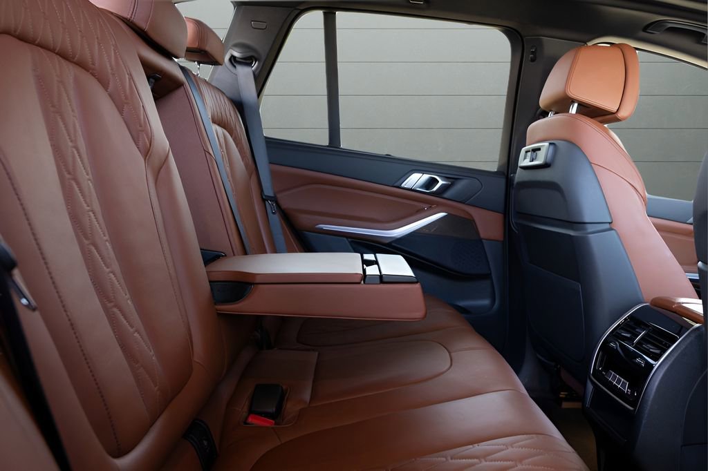 Used 2022 BMW X5 xDrive40i w/ M Sport Package AWD/4WD image 75