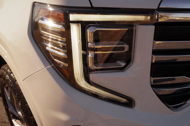 Used 2025 GMC Sierra 1500 SLT w/ SLT Premium Plus Package image 37
