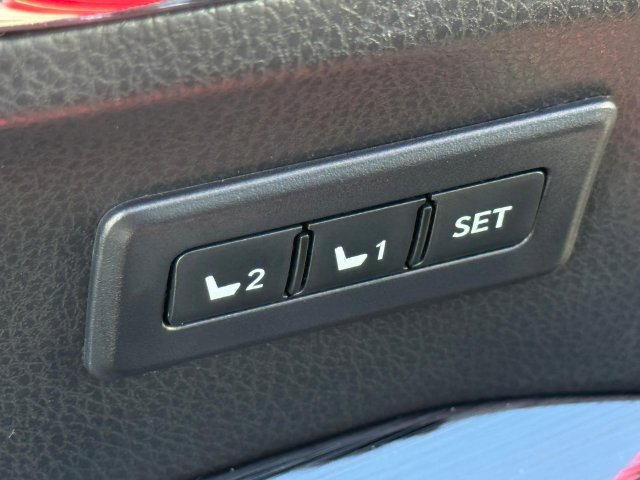 Used 2018 Toyota RAV4 Limited w/ Protection Package AWD/4WD image 14
