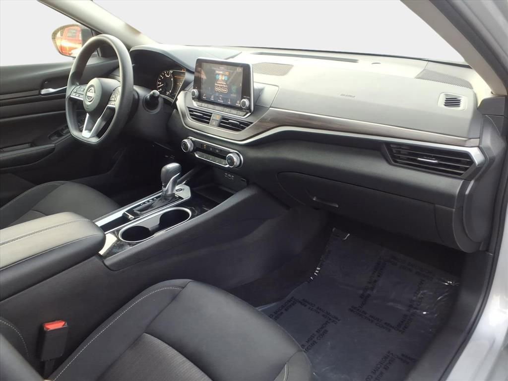 Used 2024 Nissan Altima 2.5 SV image 19
